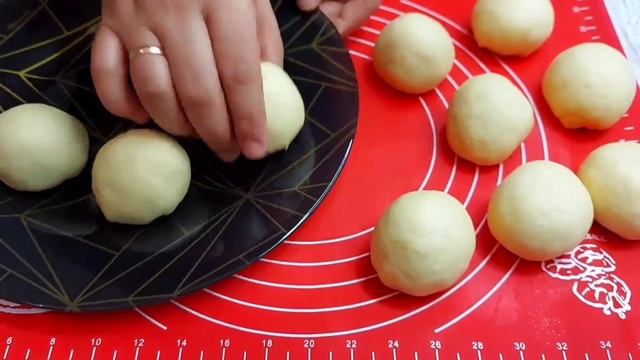 НАУЧИЛА ВСЕХ ПОДРУГ ГОТОВИТЬ ТАКИЕ ВКУСНЯШКИ! ПОДРУЖКИ В ВОСТОРГЕ ОТ РЕЗУЛЬТАТА смотреть онлайн
