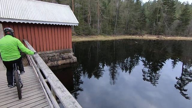 old men having fun on mountain bikes - gulset 20240424 смотреть онлайн