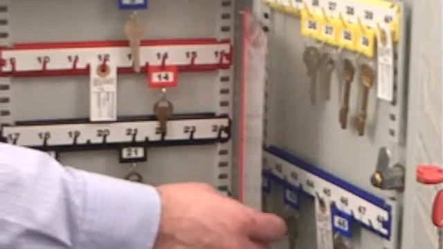 Securikey 'System' 48 Hook Key Cabinet - Key Locking смотреть онлайн