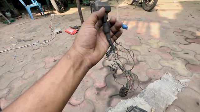 NS 200 Engine hua start but dusri musibat samne || radiator fan stop working смотреть онлайн