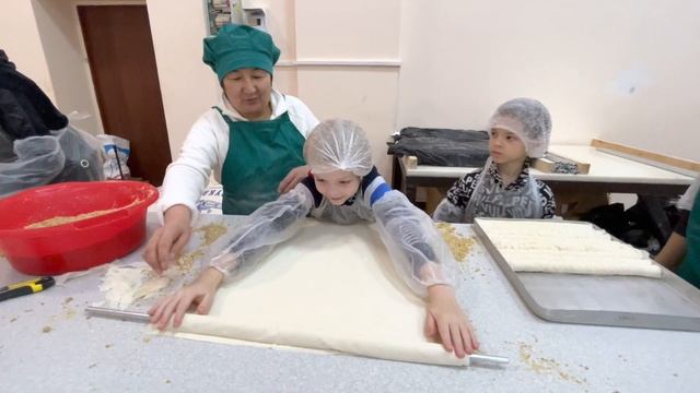 Изготовление турецкой пахлавы на мастер-классе "Турецкие сласти" смотреть онлайн