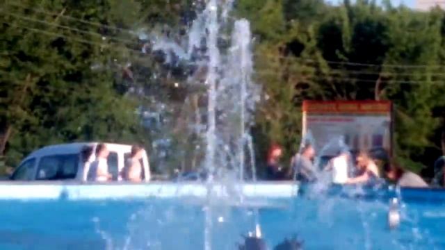 Уманские фонтаны. Водное шоу. День (3) смотреть онлайн