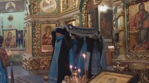 Вынос Плащаницы и величание Божией Матери