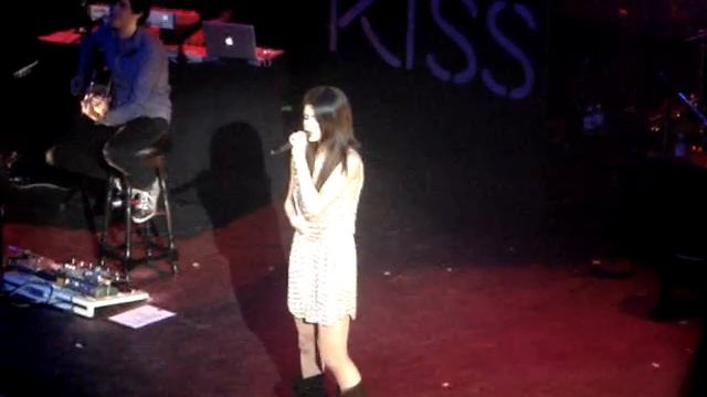 Selena Gomez - Naturally (Slow New Version!) London 5 April 2010 смотреть онлайн