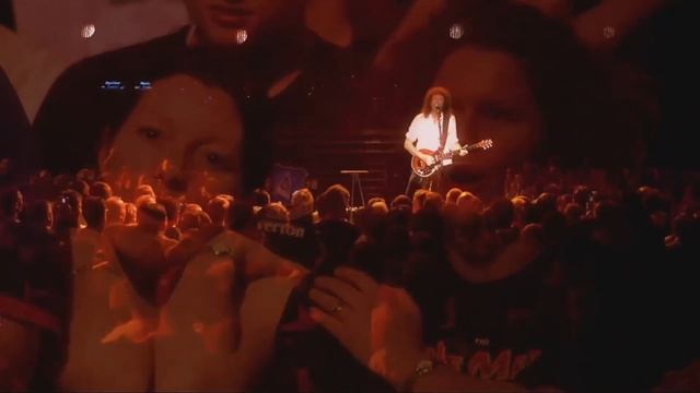 Brian May Singing Hammer To Fall