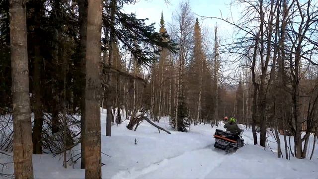 СКАЛА С ДЫРОЙ. Путешествие на снегоходах по горам Южного Урала. Часть 2. смотреть онлайн