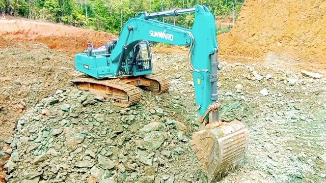 Beko besar terbaru SUNWARD vs CATERPILLAR keruk BIJIH NIKEL kadar tinggi. смотреть онлайн