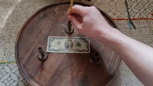 В Новолуние Зарядите купюру на приход денег. Ритуал на деньги