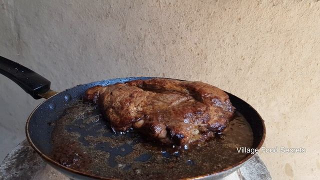 Beef Steak Recipe | Beef Steak with Chutney Recipe by Mubashir Saddique | Village Food Secrets смотреть онлайн