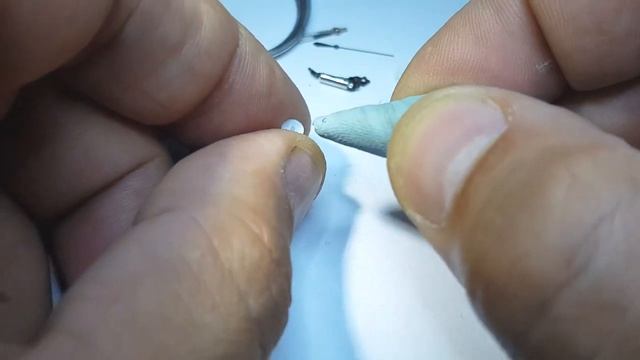 Извлечение механизма из корпуса "монокок". Замена батарейки Swatch смотреть онлайн