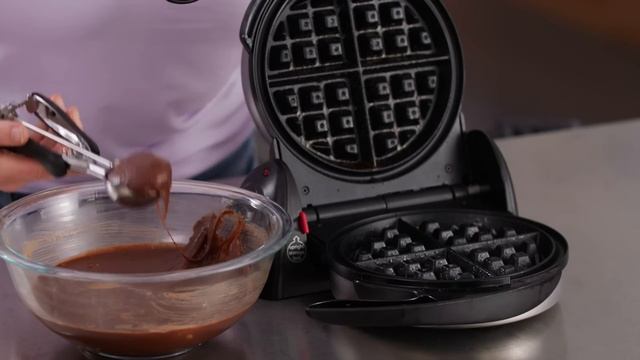 Can You Bake Brownies in a Waffle Maker? | Gear Heads смотреть онлайн