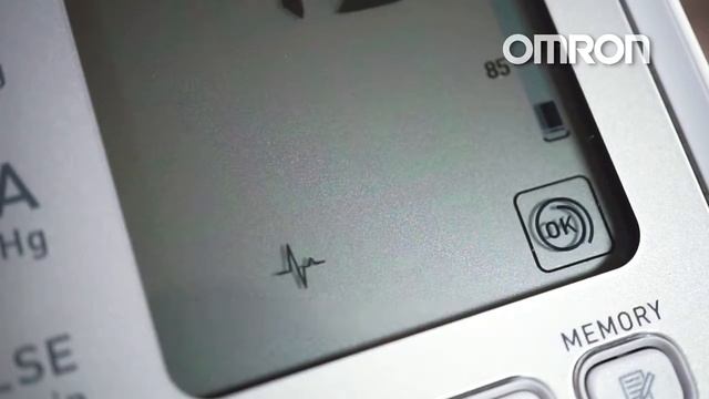Тонометр OMRON M6 Comfort HEM 7223 ARU c адаптером смотреть онлайн