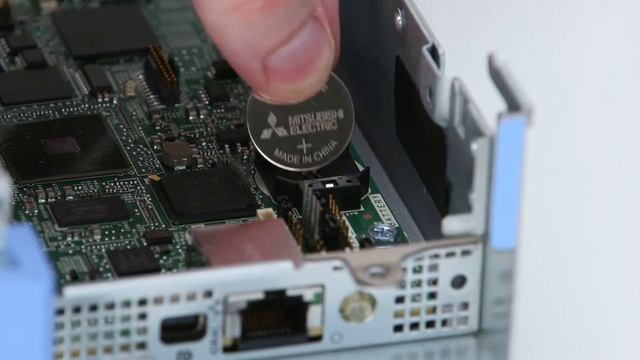Dell EMC PowerEdge XE7100: Remove/Install System Battery смотреть онлайн