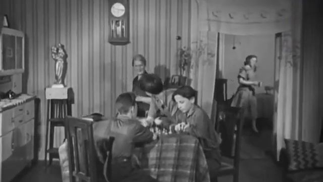 На стройках Москвы   ЦСДФ, 1951 г