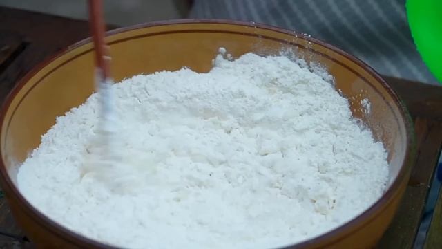 秋妹做蒸點粉蒸排骨下稀飯吃，鮮香入味軟糯脫骨，大口吃太巴適了！【颜美食】 смотреть онлайн