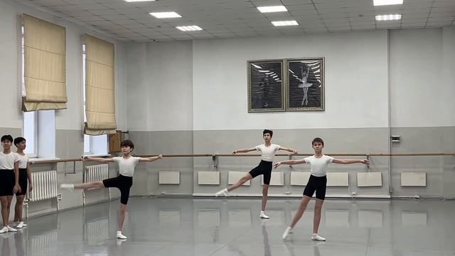 Открытый урок, балет, мальчики смотреть онлайн
