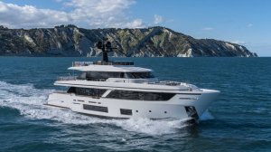 Яхта Custom Line Navetta 30
