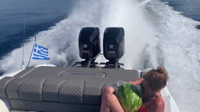SKIPPER 4X 90 - Twin 250hp Optimax XS! смотреть онлайн
