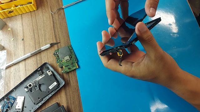 Замена дисплея и восстановление телефона Xiaomi Redmi 4A смотреть онлайн