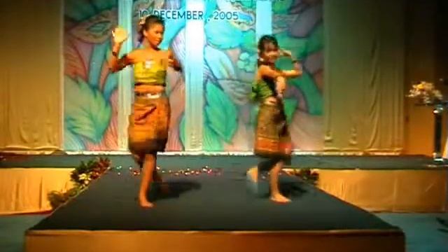 Thai Taditional Dance in Collage of Cultures 2005 смотреть онлайн