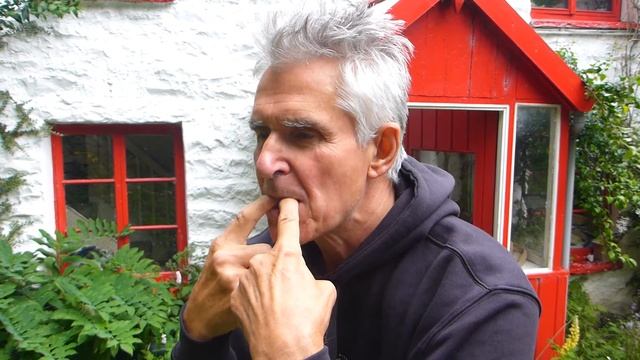 How to whistle with two fingers in your mouth смотреть онлайн