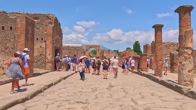 ПОМПЕИ, Италия Пешая экскурсия 4K. Ultra HD смотреть онлайн