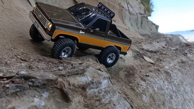 DANGEROUS ROADS PART 1. FMS LC80 and CHEVY K5 смотреть онлайн