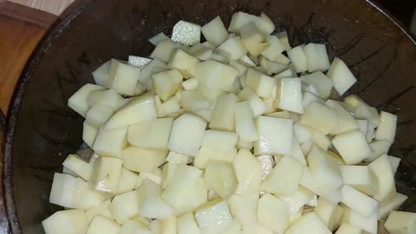 Делаем картошечку жаренную с выжарками(СО ШКВАРКАМИ)