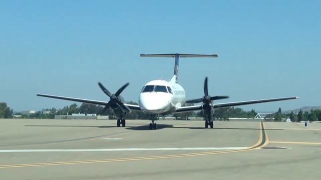 06/24/2014 Breakfast at The Landings Restaurant and Bar Palomar Airport KCRQ смотреть онлайн