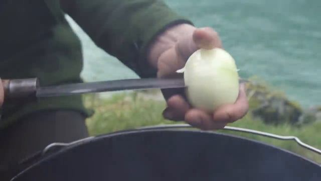 АСМР ГОТОВКА ЕДЫ НА ПРИРОДЕ смотреть онлайн