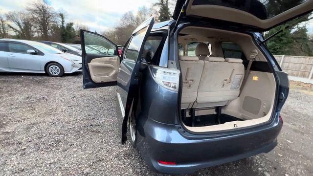 Toyota Estima Hybrid E-FOUR 7- SEATS смотреть онлайн