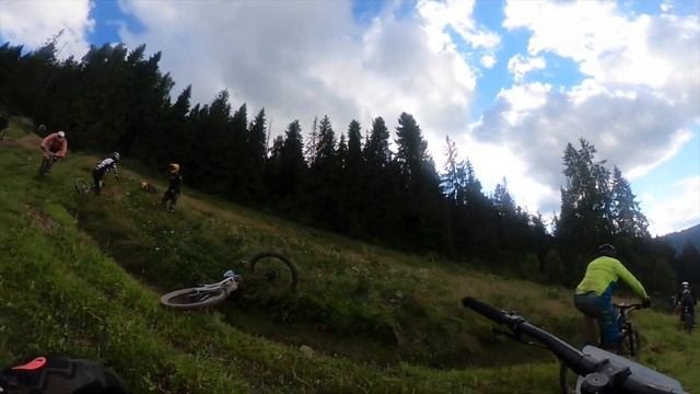 Enduro гонка Zahar Berkut 2021 групповый старт. Avalanche Zahar Berkut (Захар Беркут Аваланч)
