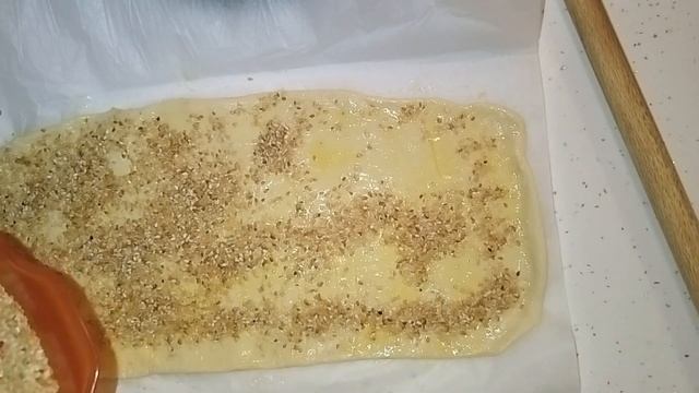 ХРУСТЯЩИЕ ПАЛОЧКИ КАК В ПЕКАРНИ С КУНЖУТОМ И СЕМЕЧКАМИ. смотреть онлайн