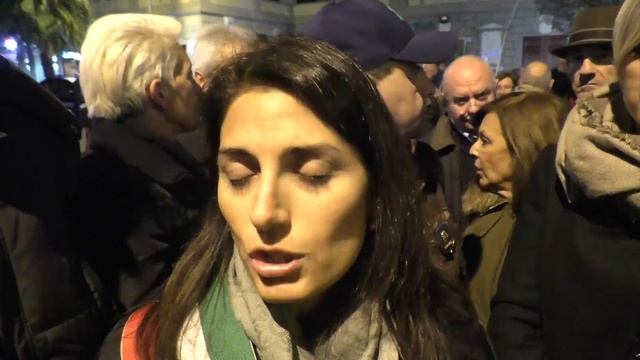 Raggi: “Battute Grillo contro i giornalisti? Solo satira” смотреть онлайн