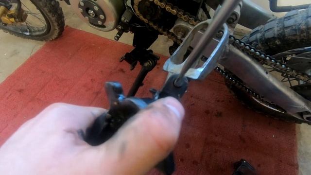 Fixing the 110cc Pit Bike смотреть онлайн