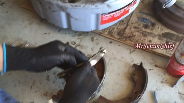 DIY # 10 : Toyota Celica GT 82 Brake Pad and wheel cylinder replacement смотреть онлайн