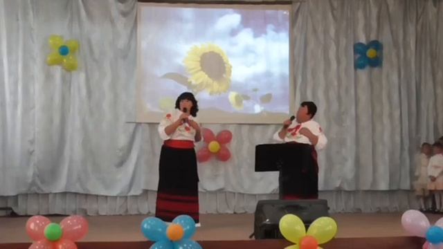 На дорозі шум Виконує Бачинська Наталья та Цуркан Валентина смотреть онлайн