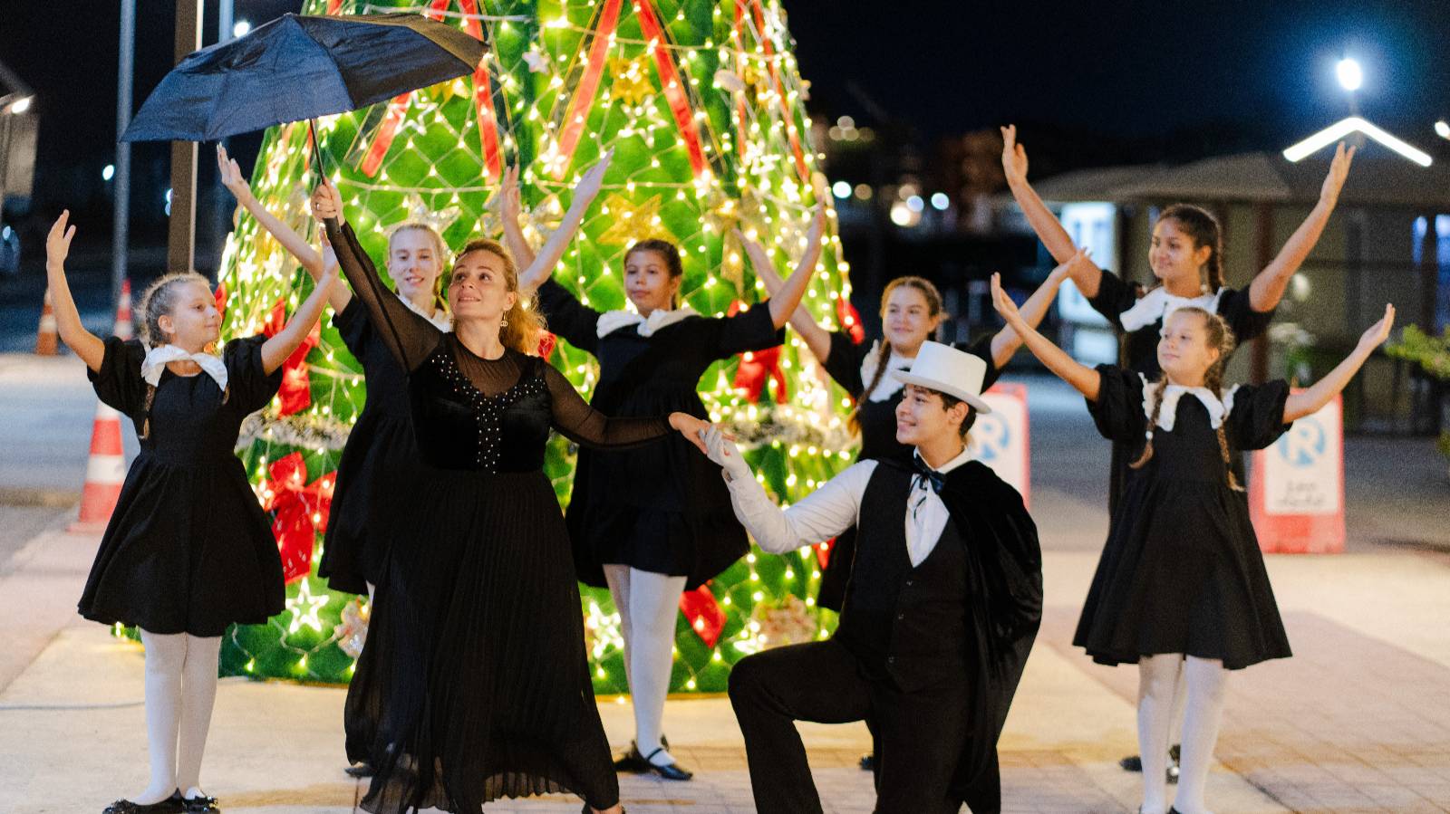 Песня " ЛЕДИ СОВЕРШЕНСТВО" Анна и София Курушины смотреть онлайн