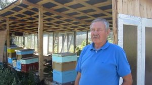 В гостях у пчеловода изобретателя  А  Василенко «Удобный навес для пчёл» 1 часть