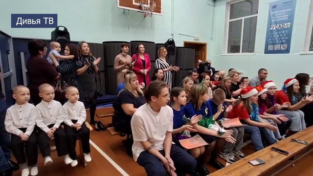 Награждение лучших молодежных клубов Тихвина смотреть онлайн