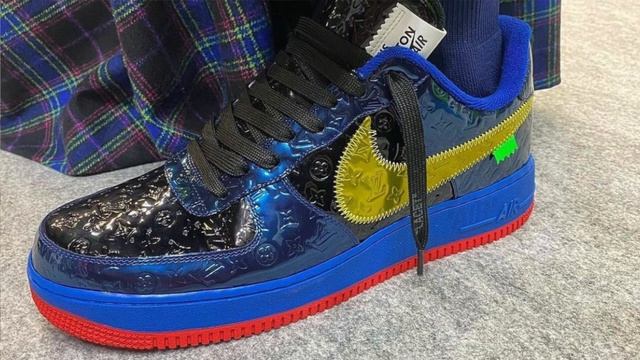 Virgil Abloh Debuts Louis Vuitton x Nike Air Force 1s . . A Closer Look At Them 🔥 смотреть онлайн