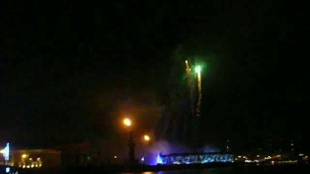 Салют на Дворцовой площади 1 января 2012 смотреть онлайн
