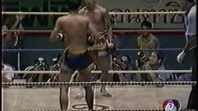 Kongnapa BM Service Vs M-16 Bor Kor Sor Muay Thai