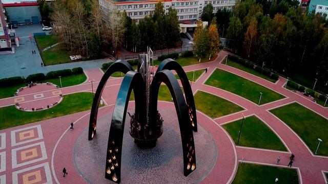 Монумент памятник нефтяникам Сургутнефтегаза Сургут смотреть онлайн