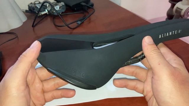 Fizik Aliante R1 Open Review - The Most Comfortable Saddle From Fizik