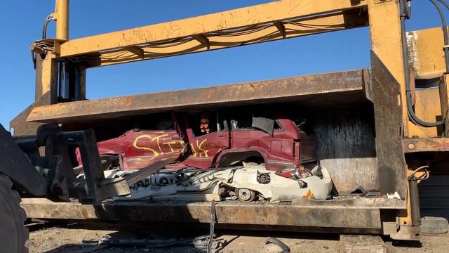WATCH THIS 93 GMC JIMMY BLAZER DISAPPEARS IN MY CRUSHER! BIRTHDAY CRuSH! Watch the window!!🤔 смотреть онлайн