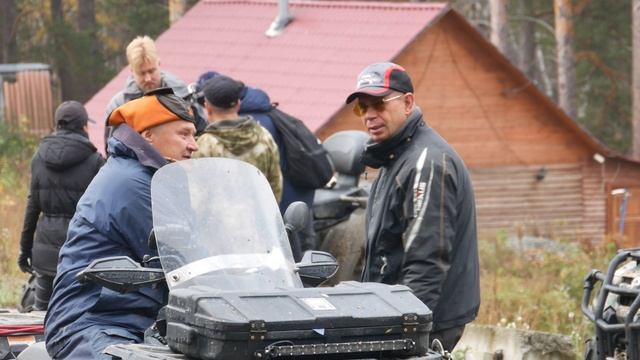 По горам Южного Урала на квадроциклах. Золотая осень 2023 смотреть онлайн