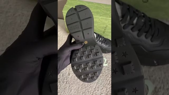 Gucci Rhyton Sneaker In Black Leather смотреть онлайн