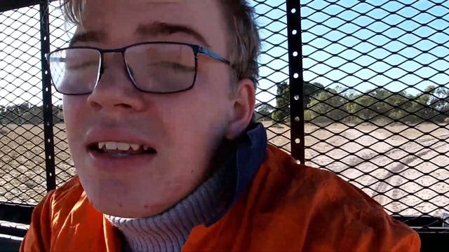 WE REALLY NEED TO GET RID OF THE 90 YEAR OLD SHEEP YARDS! | Erinvale | Australian Farm | April 2022 смотреть онлайн