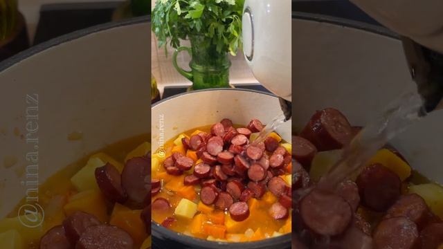 Тыквенный суп с копченными колбасками. смотреть онлайн